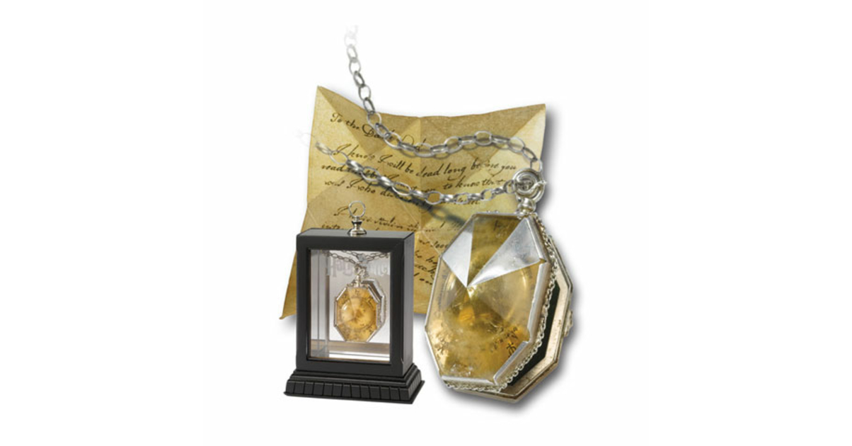 Noble Collection Harry Potter Médaillon Médaillon de Salazar Serpentard et présentoir - Harry Potter